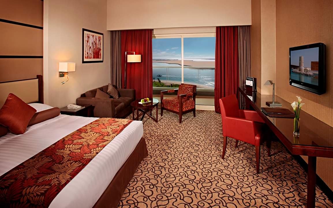 KhalidiyaRotana's tweet photo. Looking for #comfort? Look no further, as we offer a variety of specially designed #room types to cater for all your needs.
Read More 👉https://t.co/D4xTCwWWHM
#VisitAbuDhabi #RotanaHotels #RayhaanbyRotana
#KhalidiyaPalaceRayhaanbyRotana #BookRotana #StayRotana https://t.co/0jJHnOUlvj