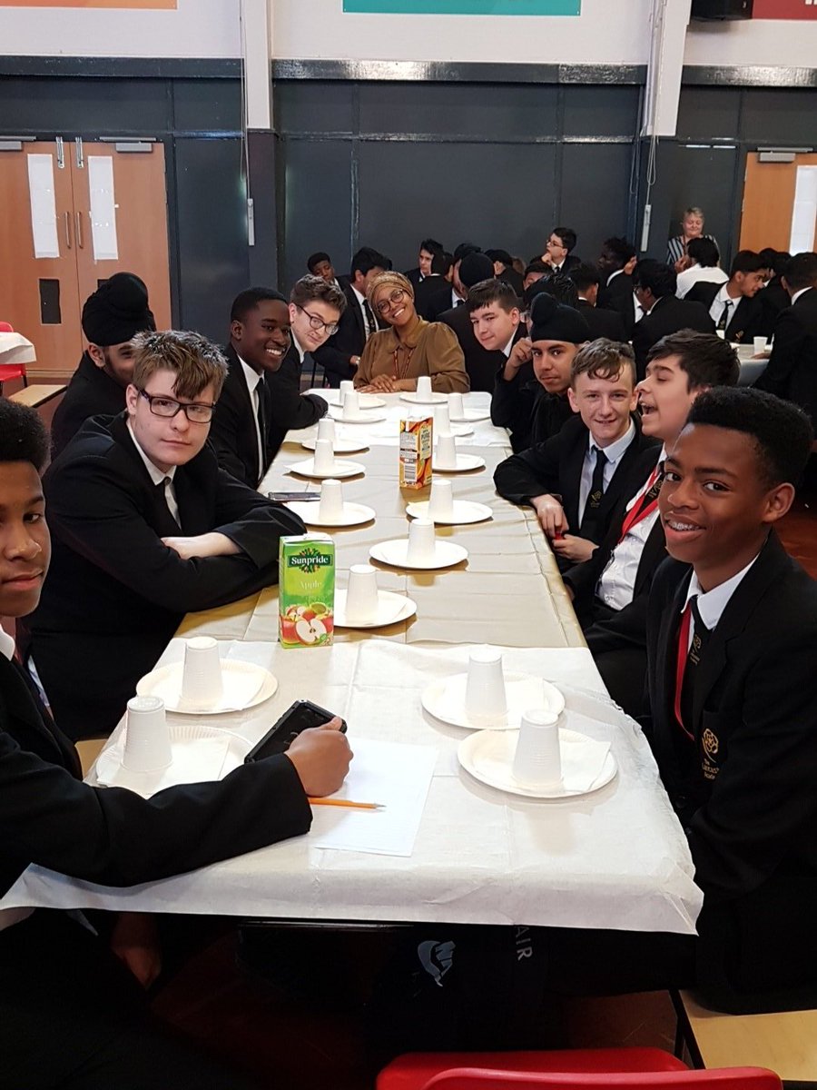 LancasterLWLAT's tweet photo. #BIGBreakfast
#GroupSnap 
#Tutogroup 
#Leavers
#PrideinLancaster https://t.co/IX0AyuRq54
