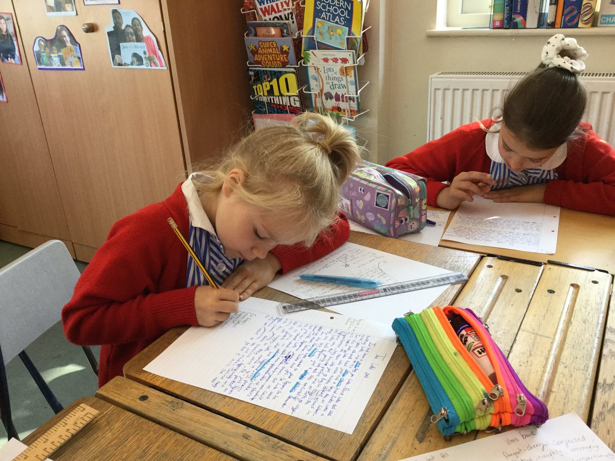 BroomwoodEng's tweet photo. Peer assessing a friend's story using a checklist #teacherfortheday #NWSbh_Class4 https://t.co/QDbJAwJ4Iy