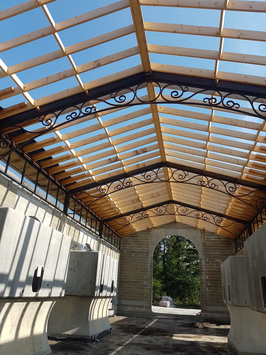 West_Wood_Tiny's tweet photo. Intervention sur le module, charpente, menuiserie pour la pro paille au domaine du Margaux Gravier , vin bio un super cadre et un accueille au top. Construction dans quelques semaine des chai de vieillissement en paille #boisetpaille #citezenHold #propaille #rfcp #résonancepaille https://t.co/eMVASPL6mi