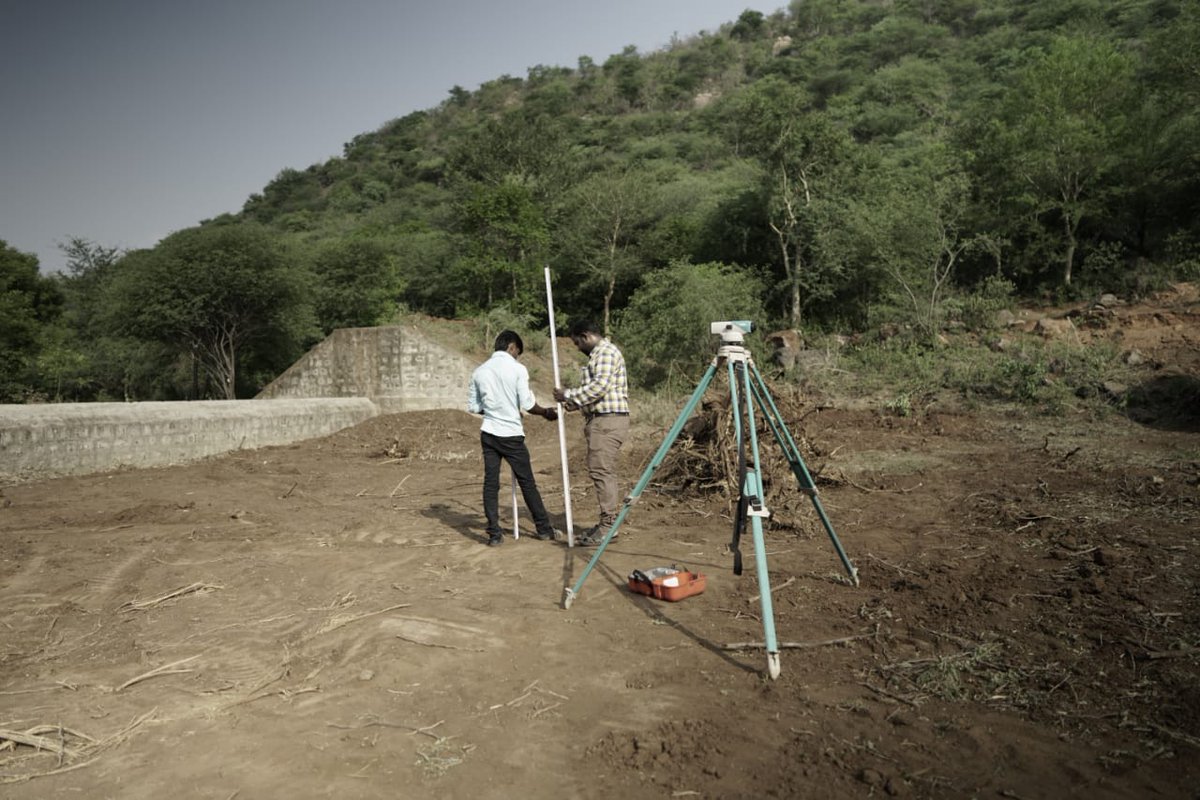 saytrees_ind's tweet photo. Increasing the outreach on water conservation projects to Tamil Nadu, SayTrees started rejuvenation of a percolation pond with support from @LTI_Global. The project is located at Thoppur, Dharmapuri. Watch out this space for more updates with visuals!
#waterconservation #LTI https://t.co/4lEwZfX8M5