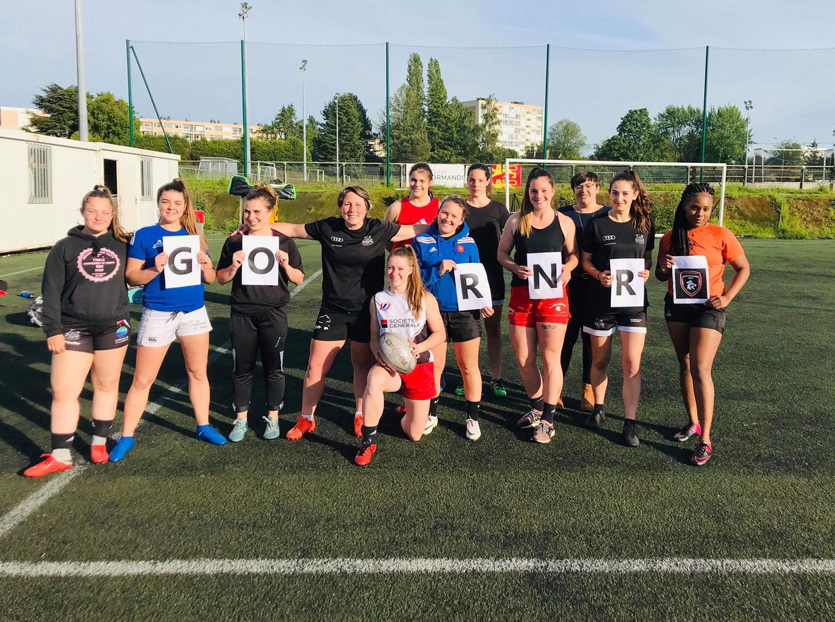 ValkyriesNRC's tweet photo. Les VALKYRIES ⚔️ a fond derrière les Lions 🦁 du @RouenNdieRugby !!!!! 🔥 la tension est au maaaax rdv ce soir au stade Diochon 🏟 à rouen 20:45 #RNR #TeamASRUC #Demiefinale #AccessionProD2 #Normandie #Ensemble #Onécritlhistoire https://t.co/Ah643kJ6fw