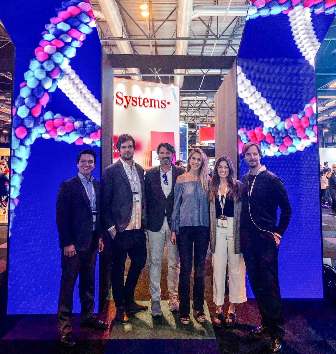 CBRE_es's tweet photo. Nuestros expertos en Digital & Technology han visitado el @DES_show en Madrid, para conocer de primera mano todas las novedades sobre transformación digital. #DES2019 #techCBRE https://t.co/knQNLx4BON