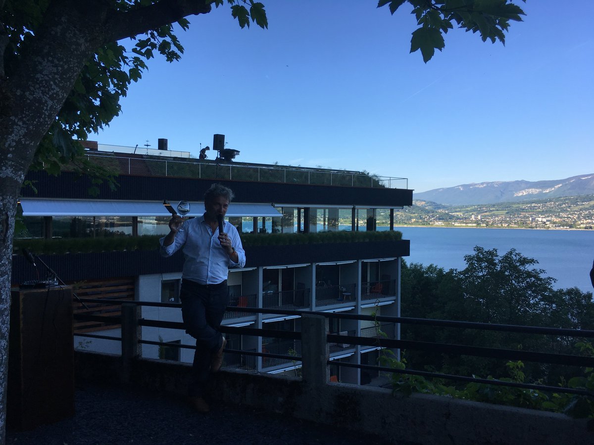 ClusterMontagne's tweet photo. RENCONTRE CHEZ | Un grand merci à l'équipe JMV RESORT pour cet instant réseau ! Le temps s'est arrêté pour cette soirée où tous nos sens ont été touchés grâce à votre Art de recevoir ! Une belle vitrine de vos savoir-faire... #architecture #réseau #montagne #jmvresort https://t.co/9l4EvUdzKt