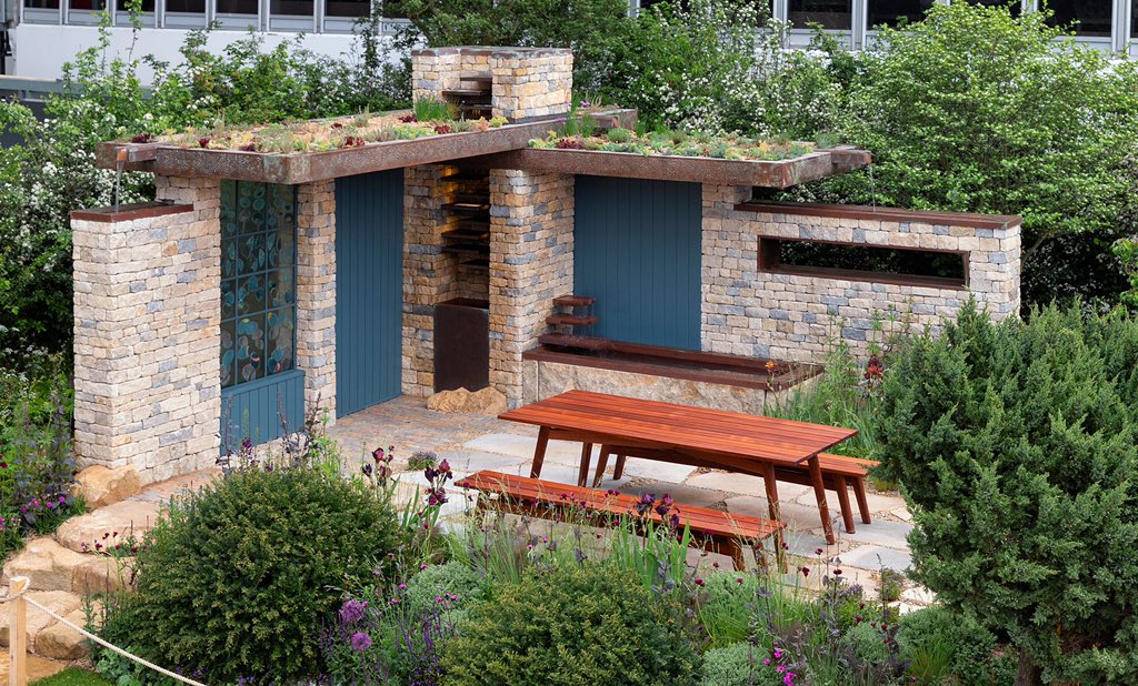 Helen Elks-Smiths’ stunning garden has won a Silver Gilt medal; Pad are incredibly proud to have been a part of this project #RHSChelsea2019 #RHSChelseaFlowerShow padarchitects.co.uk/pad-in-bloom-c…