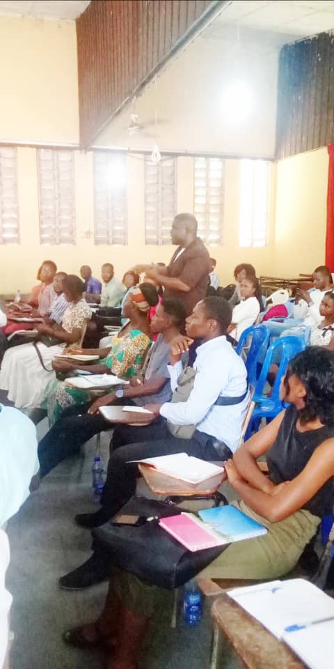 JupiterMagEcolo's tweet photo. Moment des questions réponses des participants et les intervenants #matineedereflexion #climat #environnement @JupiterMagEcolo https://t.co/1idy4L6ryU