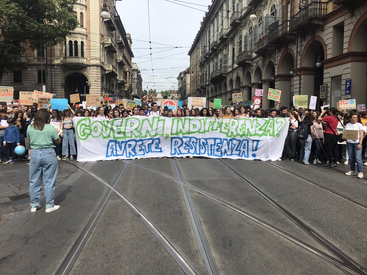 l_alberto's tweet photo. Torino, adesso #FridaysForFurture https://t.co/HAXMLNrIj8