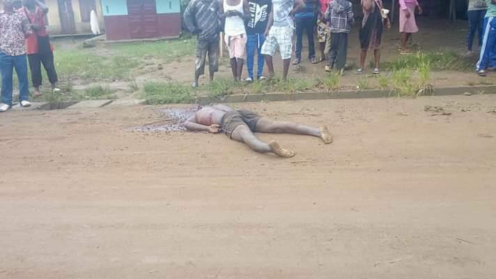 VoAmbazonia's tweet photo. #AnotherDay
#AnotherDeath
Just happening this May 24, 2019: LRC soldiers gunned down another Southern Cameroonian in #Kumba. https://t.co/ExsQRktZQN