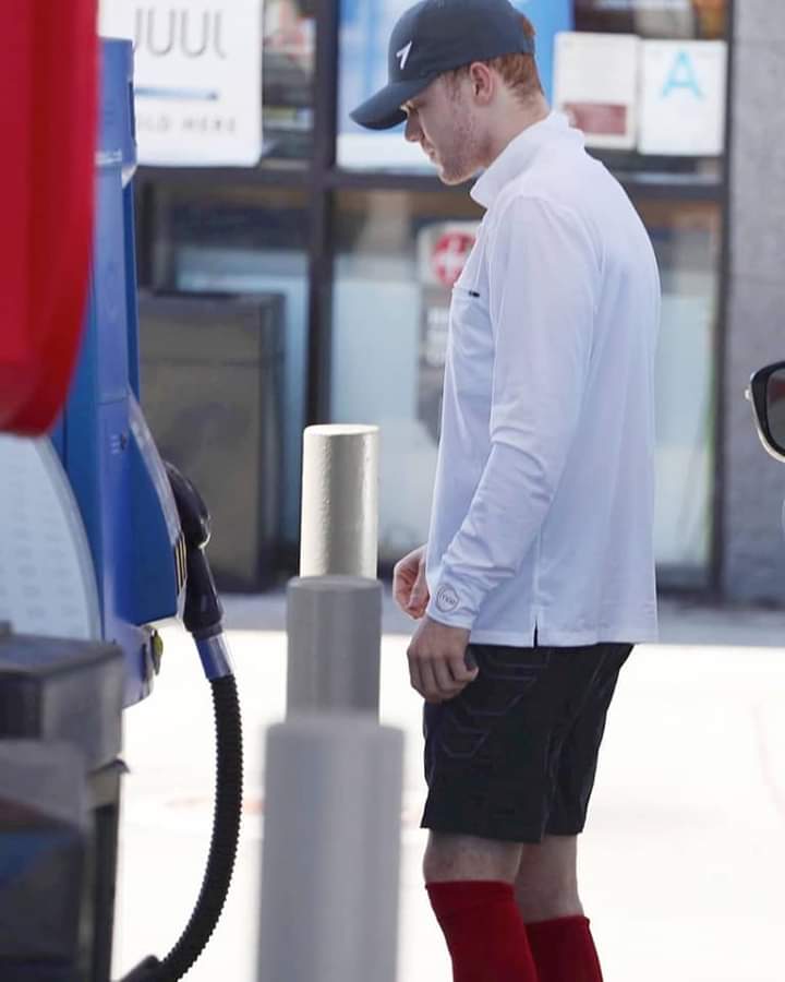 What in the fucking hell, <a href="/OfTemeraire/">Iᴀɴ Gᴀʟʟᴀɢʜᴇʀ.</a>?