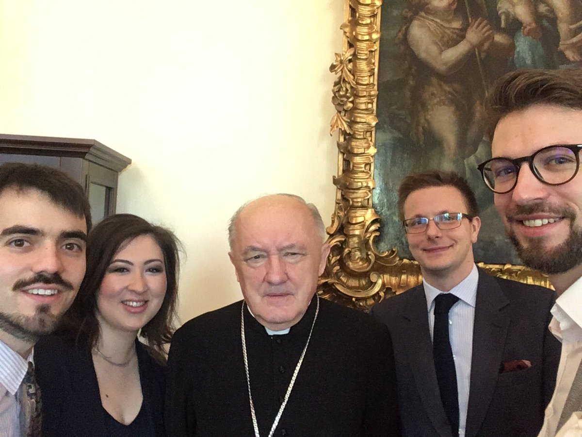 CathVoicesPL's tweet photo. Dzisiejszy poranek spędziliśmy z Kardynałem Kazimierzem Nycz. Przedstawiliśmy nowego koordynatora @mariekatokmiec, bieżące projekty i plany na przyszłość. Bardzo dziękujemy za spotkanie! @archwwa @EpiskopatNews @xrytel @KarOlszewski #catholicvoices #CVglobal #komunikacja https://t.co/BtguBbVowq