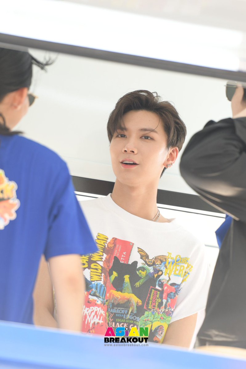 ASiANBREAKOUT's tweet photo. [PreV2/2] ภาพบรรยากาศ “เตนล์ ชิตพล” แท็คทีม “เจมส์-คิตตี้-เชฟกันน์-นัมแทฮยอน-เยอึน” ถ่ายรายการ FOOD TRUCK BATTLE FOOD ตื่นเต้นรับหน้าที่พิธีกร #เตนล์ #TEN #WAYV #NamTaeHyun #HATFELT #WelcomeTentothailand #FoodTruckBattleSeason1 https://t.co/gzDcwoHj1y