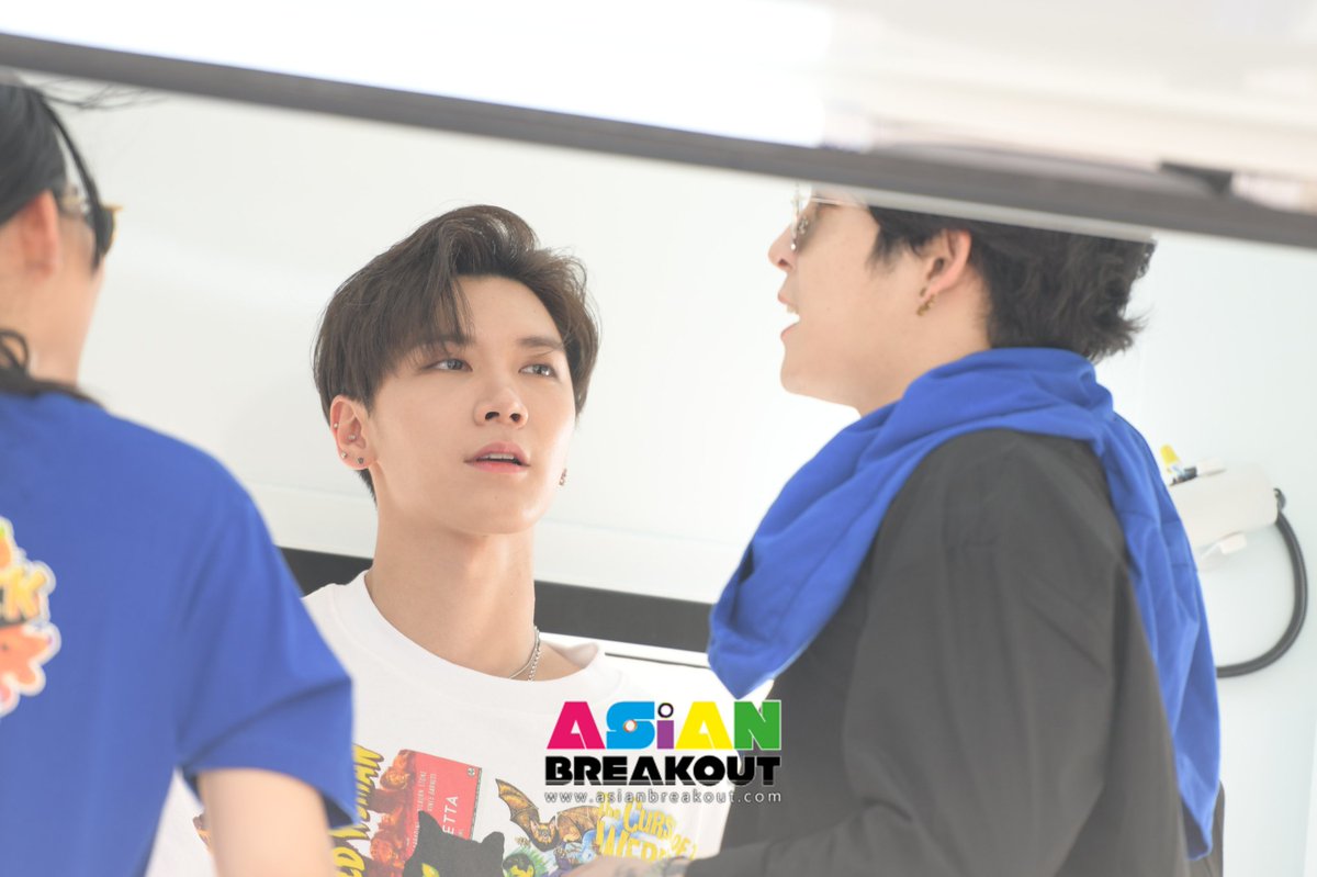 ASiANBREAKOUT's tweet photo. [PreV2/2] ภาพบรรยากาศ “เตนล์ ชิตพล” แท็คทีม “เจมส์-คิตตี้-เชฟกันน์-นัมแทฮยอน-เยอึน” ถ่ายรายการ FOOD TRUCK BATTLE FOOD ตื่นเต้นรับหน้าที่พิธีกร #เตนล์ #TEN #WAYV #NamTaeHyun #HATFELT #WelcomeTentothailand #FoodTruckBattleSeason1 https://t.co/gzDcwoHj1y