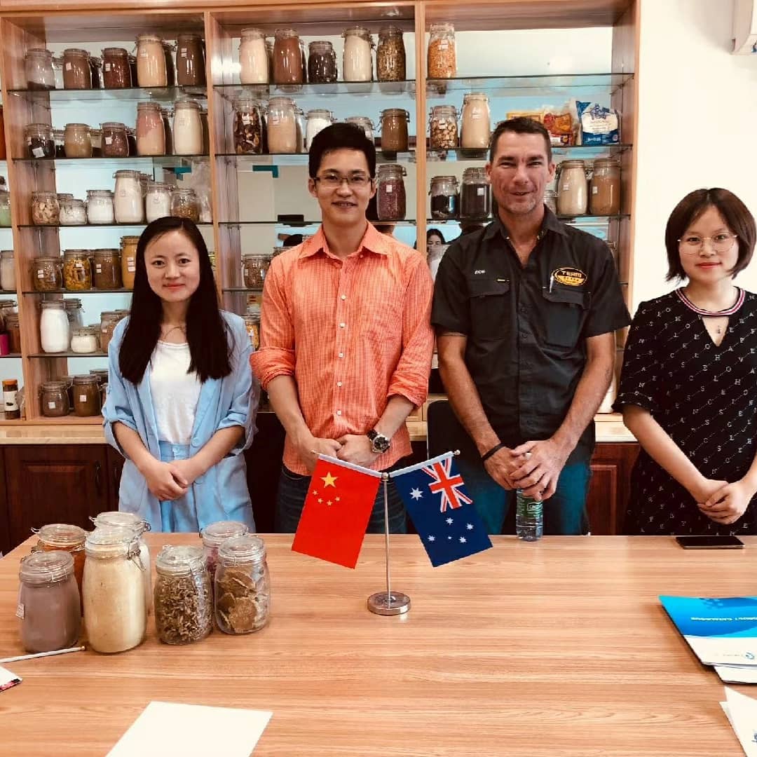Monicaliulijuan's tweet image. Busy day[鼓掌], three clients came to our factory for a visit. They are from Australia, the United States and France.
#PulverizerMachine