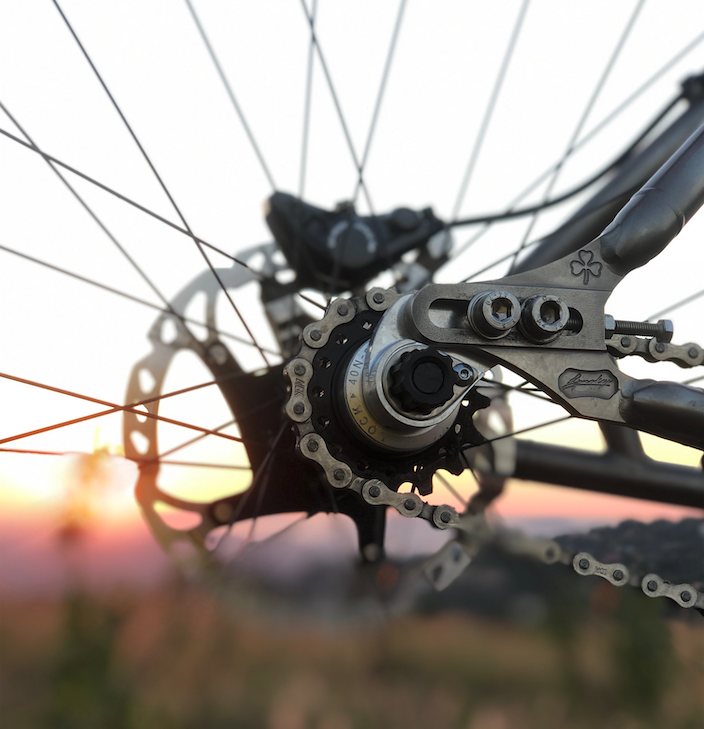 We love the simplicity of a singlespeed bike. Less maintenance required, and with our favourite chain lube, #smoove 😀, you'll get hundreds of miles of carefree riding! 

#smoovelube
#singlespeed
#bicycle