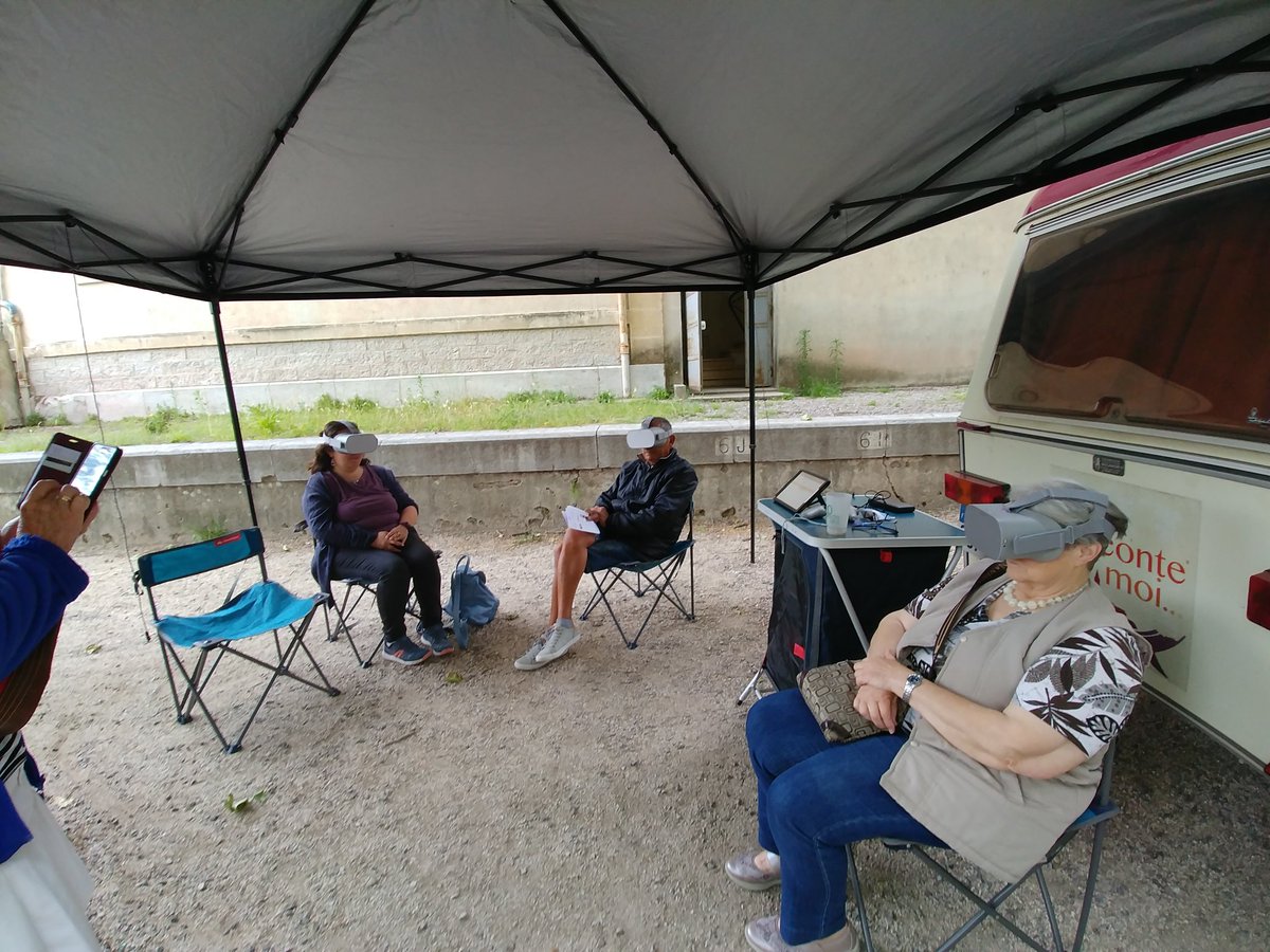 Tout le monde se promène dans les calanques grâce à la solution de réalité virtuelle FeelU. #ehpad #vr #sommieres