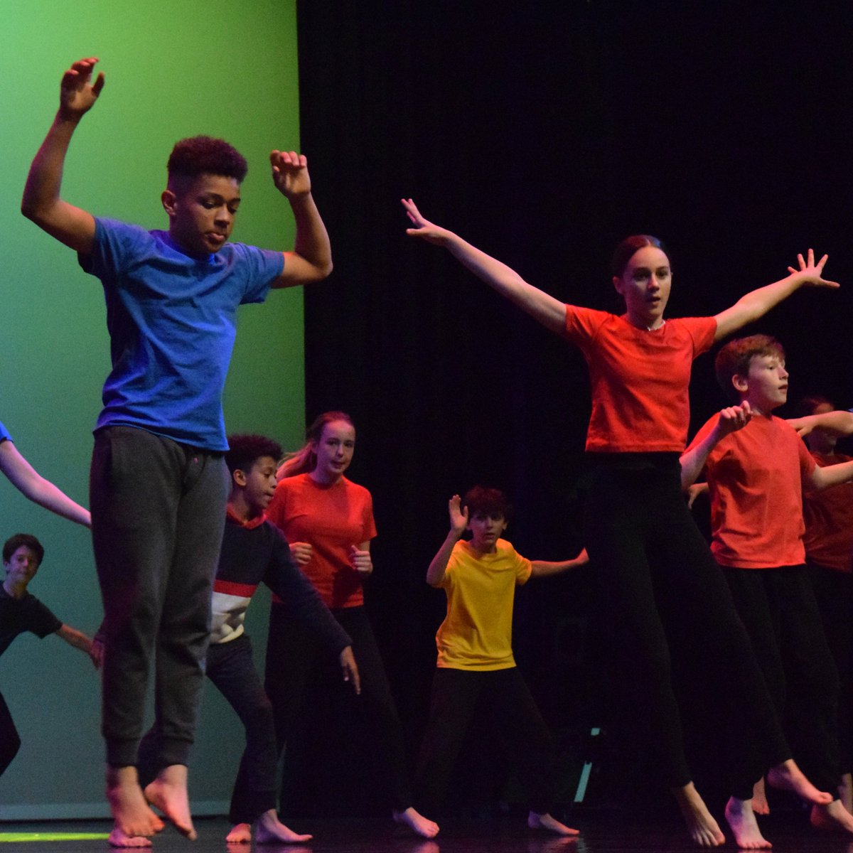 Acland_Burghley's tweet image. Some brilliant photos of this week's Dance show taken by one of our art teachers. Well done to students for such a great show! #InHouse #DanceEd #ArtEd #Collaboration