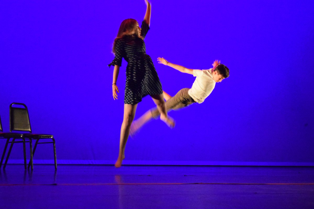 Acland_Burghley's tweet image. Some brilliant photos of this week's Dance show taken by one of our art teachers. Well done to students for such a great show! #InHouse #DanceEd #ArtEd #Collaboration