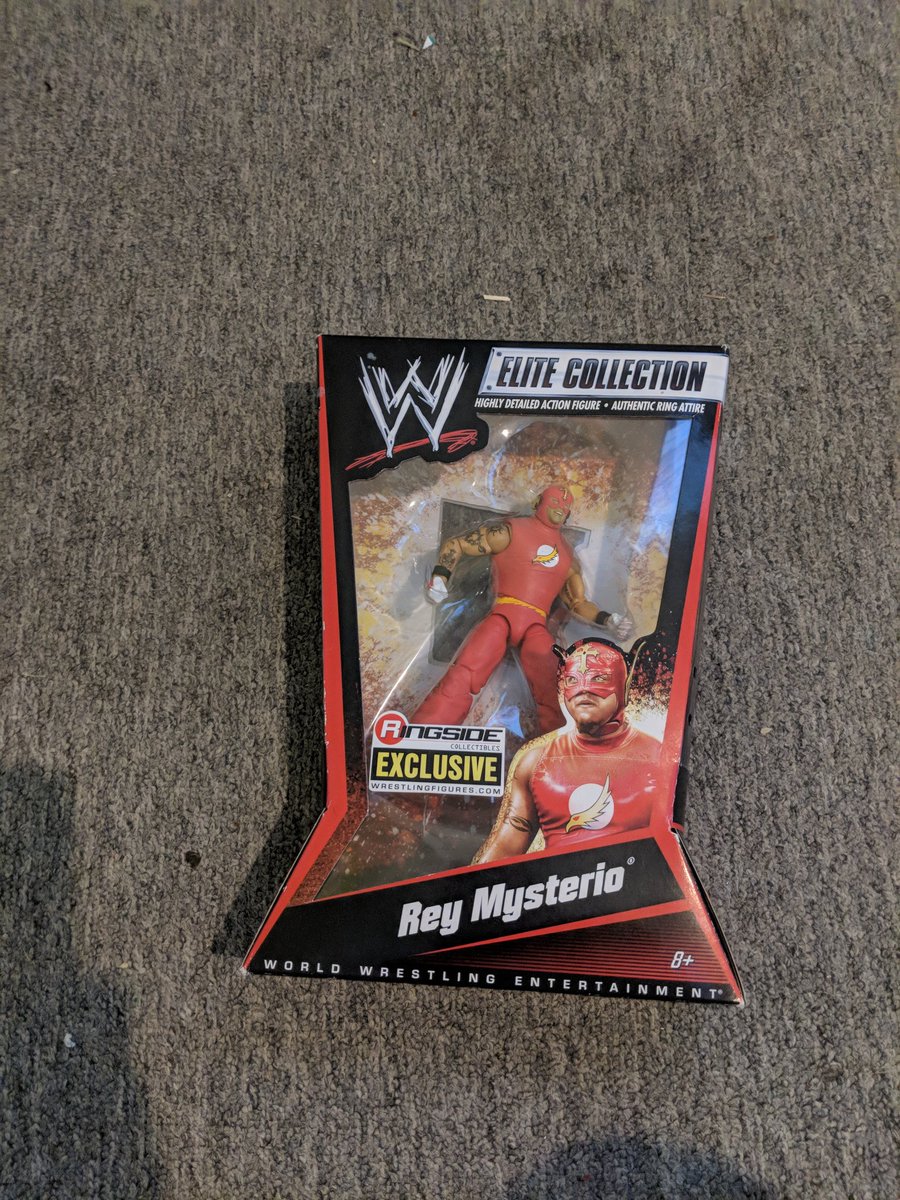 LNG_Thunder's tweet photo. OMG I GOT IT! This is my dream Figure! I only got it for £40 as well! #BarginALERT @reymysterio What are your guys thoughts? https://t.co/wYwukm7IgP