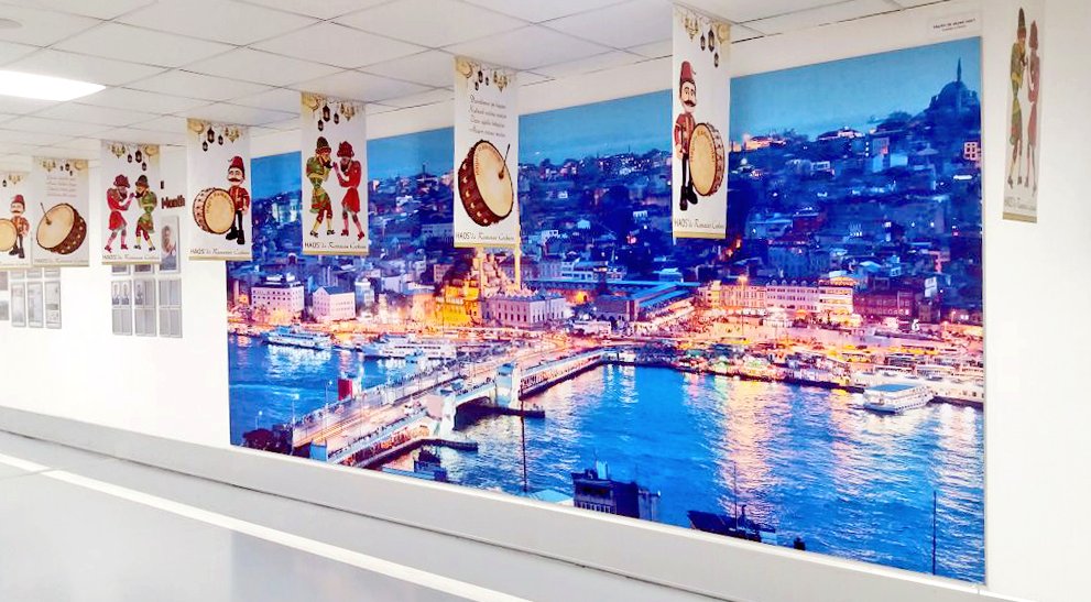 tekstilbox's tweet photo. Yüksek çözünürlüklü, canlı, doygun ve gerçek renkleri, Trutex baskı kumaşlarımızın kullanıldığı TekstilBox'larımız ile dikkat çekici bir şekilde yansıtabilirsiniz.
Bilgi için:⬇
📞: +90 212 637 76 68
📨: info@tekstilbox.com
・
・
・
#TekstilBox #Trutex #Textilebox #LightBox https://t.co/AzYoi7QCWh