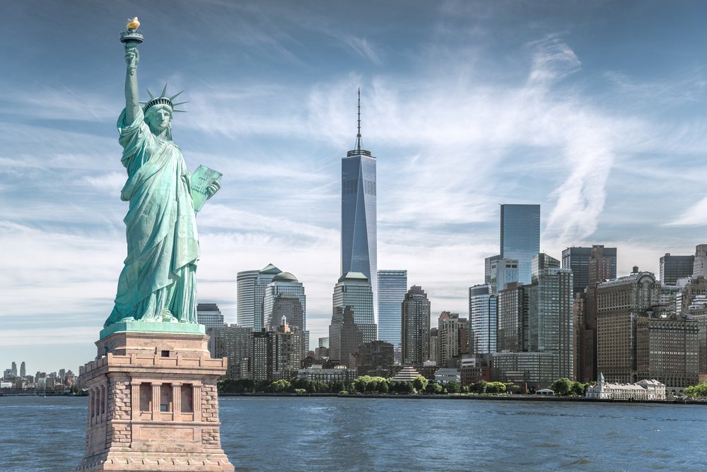 DublinAirport's tweet image. If you entered to win flights for 2 with @united Airlines to New York stay tuned, we'll be announcing the winner very shortly. If you didn't enter yet, here's your last chance to follow &amp;amp; retweet to be in with a chance. Good luck everyone🤞 #DUBUnited #DUBNewYork
