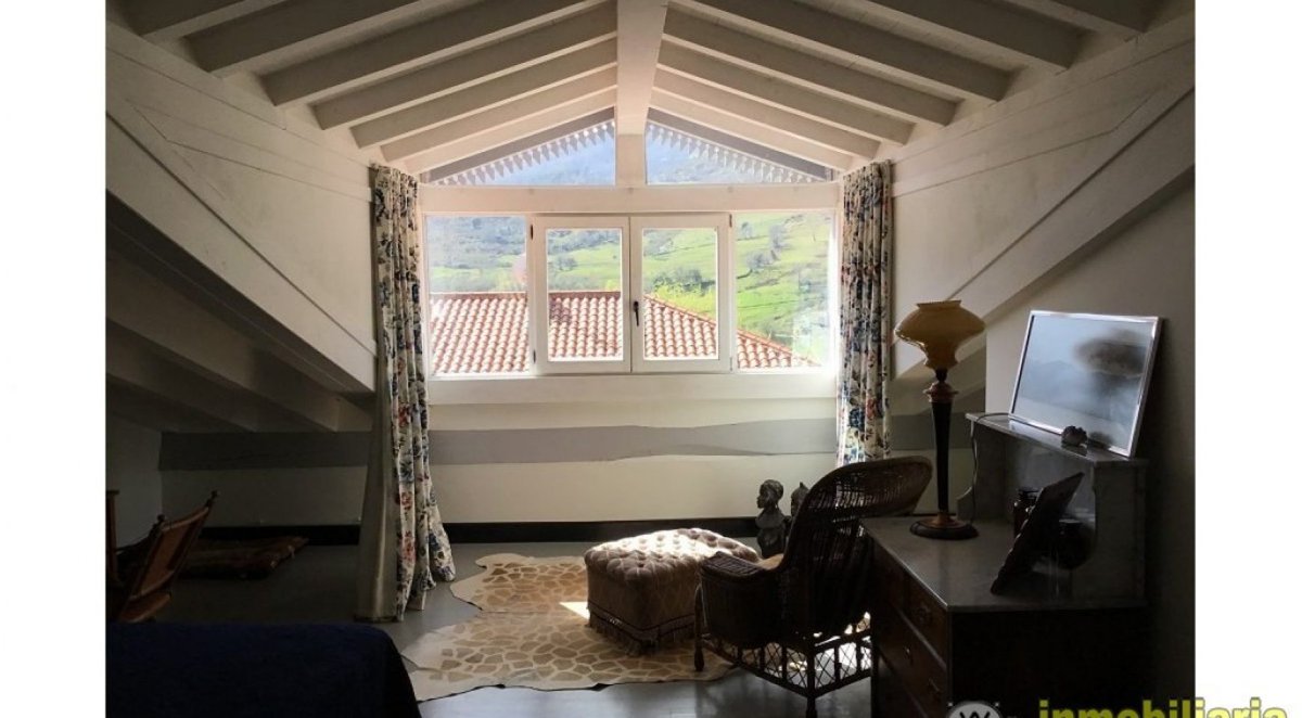 InmobiliariaMig's tweet photo. Se vende tradicional casa de piedra y madera en Merodio, Peñamellera Baja. 

https://t.co/HrlxMECF0G https://t.co/XgOE7tWOl1
