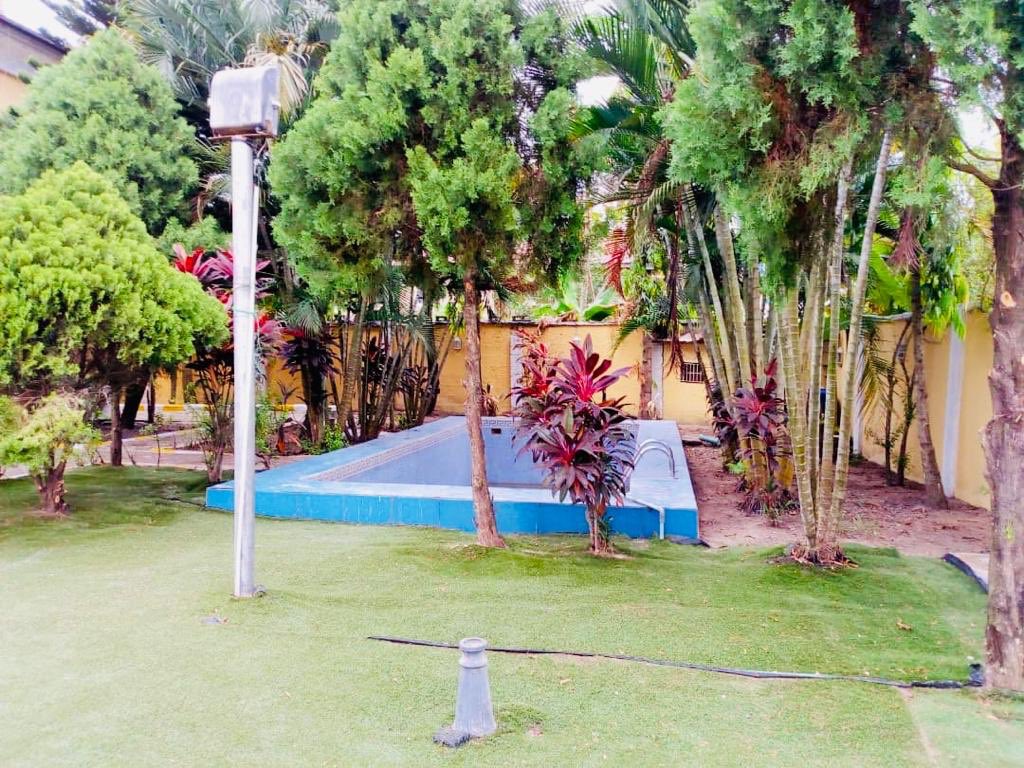 emptycribs's tweet photo. It’s timeless luxury in Lekki. This magnificent 5 bedroom artistic masterpiece can be yours at the best bargain price
Click for more: https://t.co/hergtK6N2G
#Swimming #LuxuryHomes #TGIF #Lagos #Lekki #RealEstate #EmptyCribs #GiveAway https://t.co/E80QgGML2y
