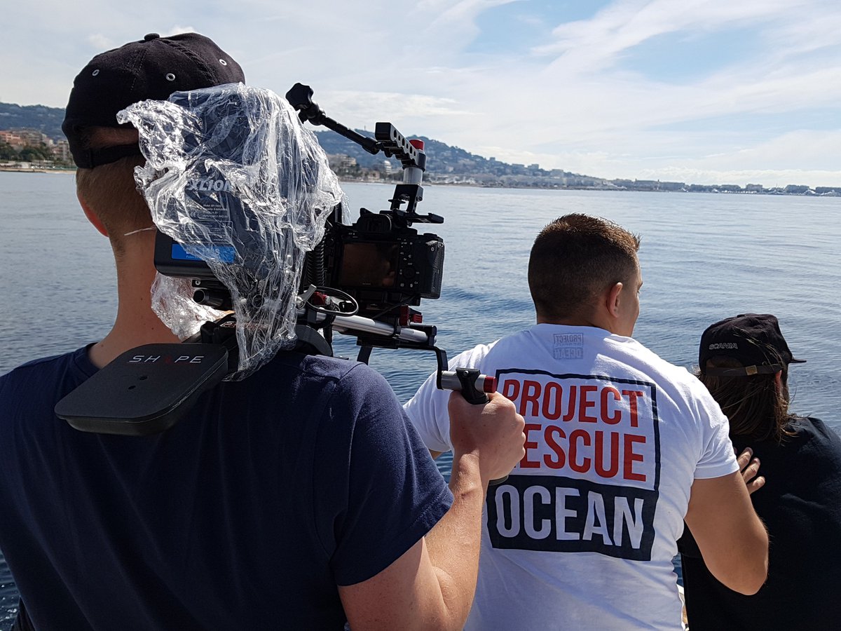 ErwanSavin's tweet photo. Festival de Cannes 😎
Journée de tournage avec "Project Rescue Ocean" de Benoit Schumann et l'équipe de tournage "Refaire le Monde Ensemble", David Kadoche O'Sullivan et Emilie Ascensao ... 😉
#projectrescueocean #refairelemondeensemble
#festivaldecannes #aironeproductions https://t.co/ERKbxPXpKJ