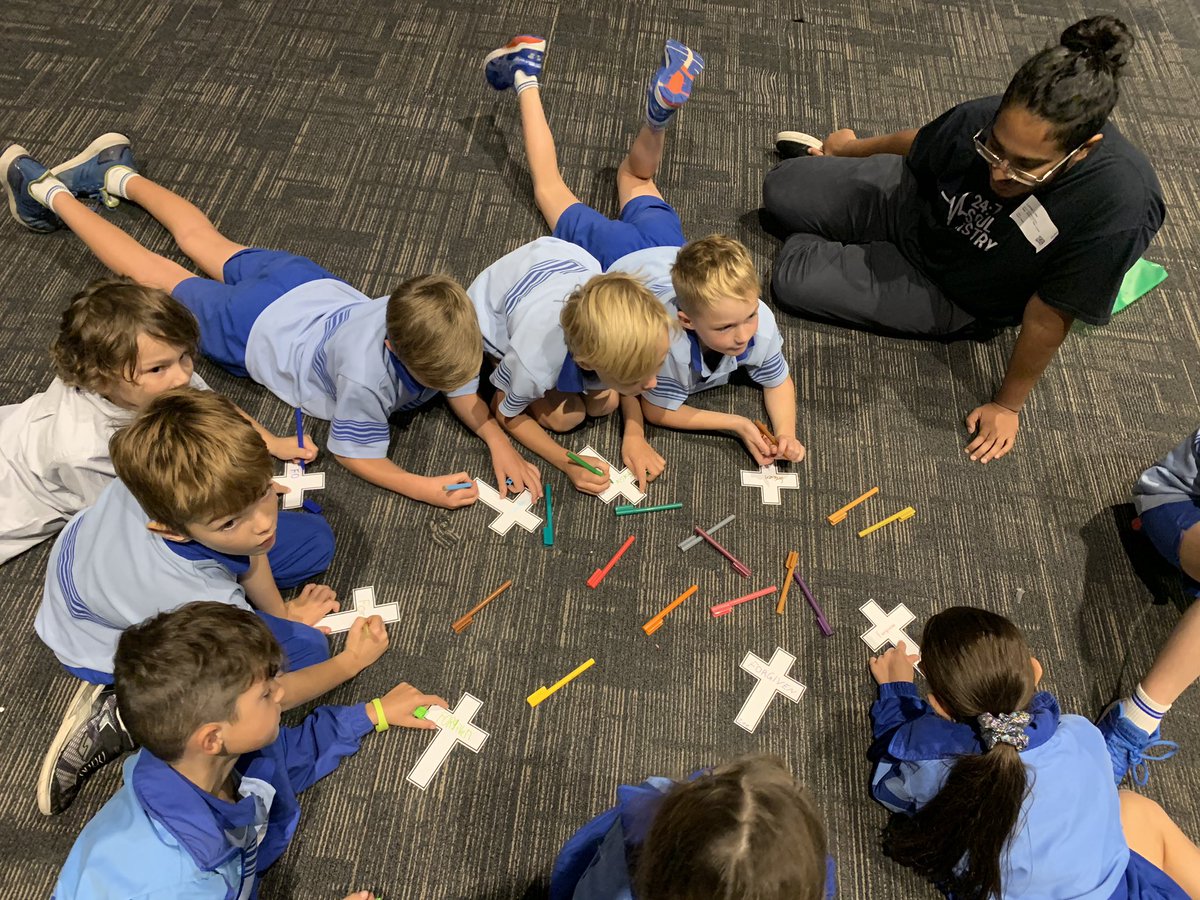 Laragray55's tweet photo. A wonderful day in Year 3 ⭐️ Reconciliation Retreat with Youth 24:7. All the children were engaged and loved all the fantastic activities. Thank you 🙏 @NewmanCollegeWA @mitchxtgt @KWarchomij @Dan_Lynch1 @rogersoneill https://t.co/CcgsonO125