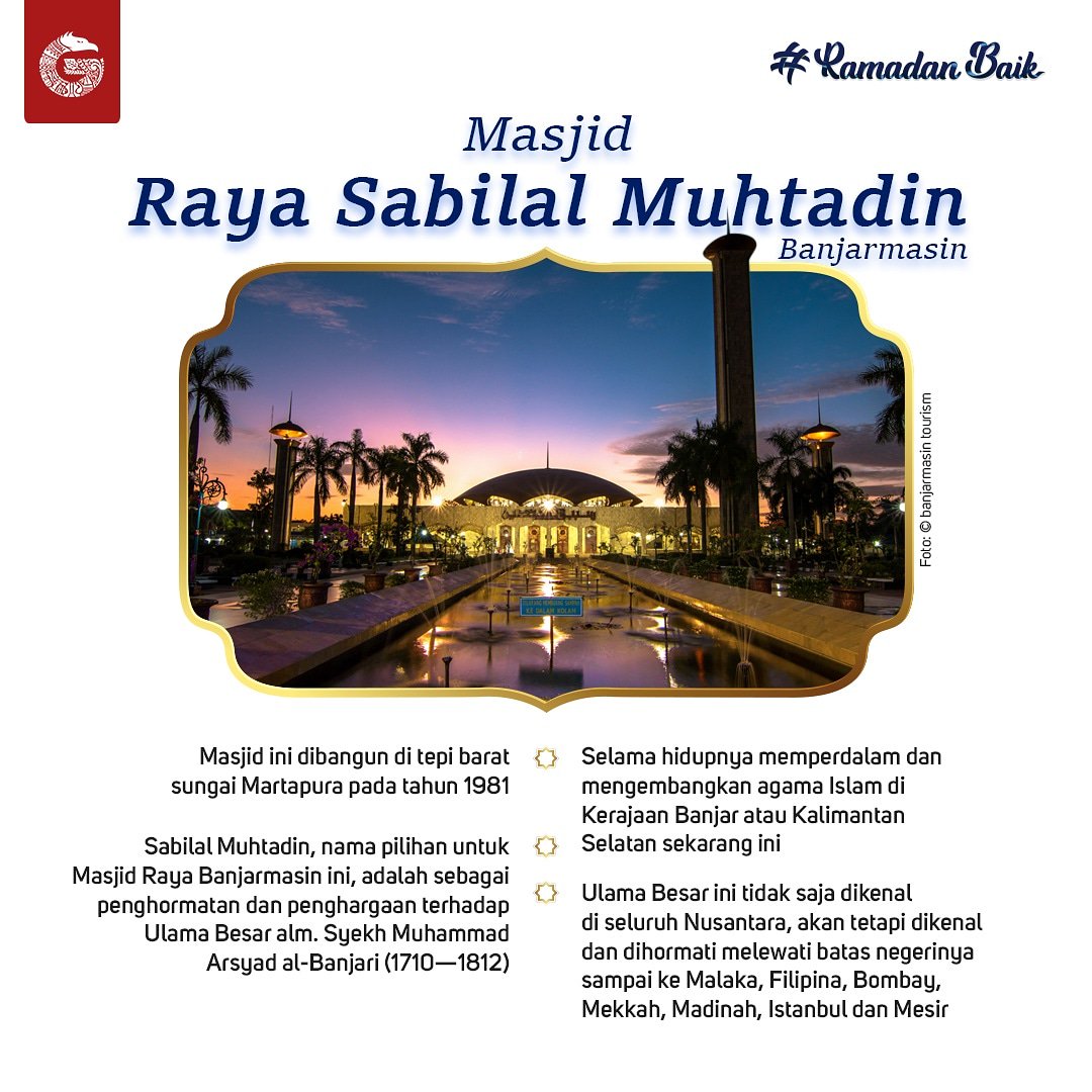 Masjid ini menghadap langsung ke Sungai Martapura. Nama masjid ini diambil dari nama ulama besar Syekh Muhammad Arsyad Al-Banjari (1710-1812) yang mengembangkan Islam di Kerajaan Banjar. Syekh Muhammad Arsyad Al Banjari juga adalah penulis kitab Sabilal Muhtadin. 

#Ramadan