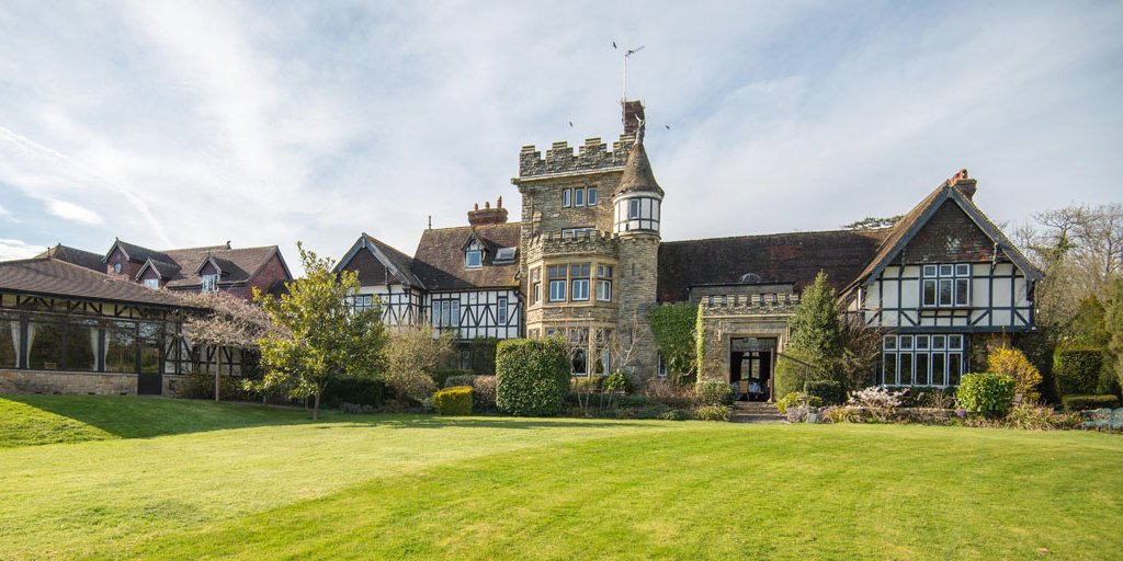 Looking forward to playing piano for a wedding at historic <a href="/RavenswoodVenue/">The Ravenswood</a> this weekend and enjoying the beautiful landscaped gardens. #weddinginspo