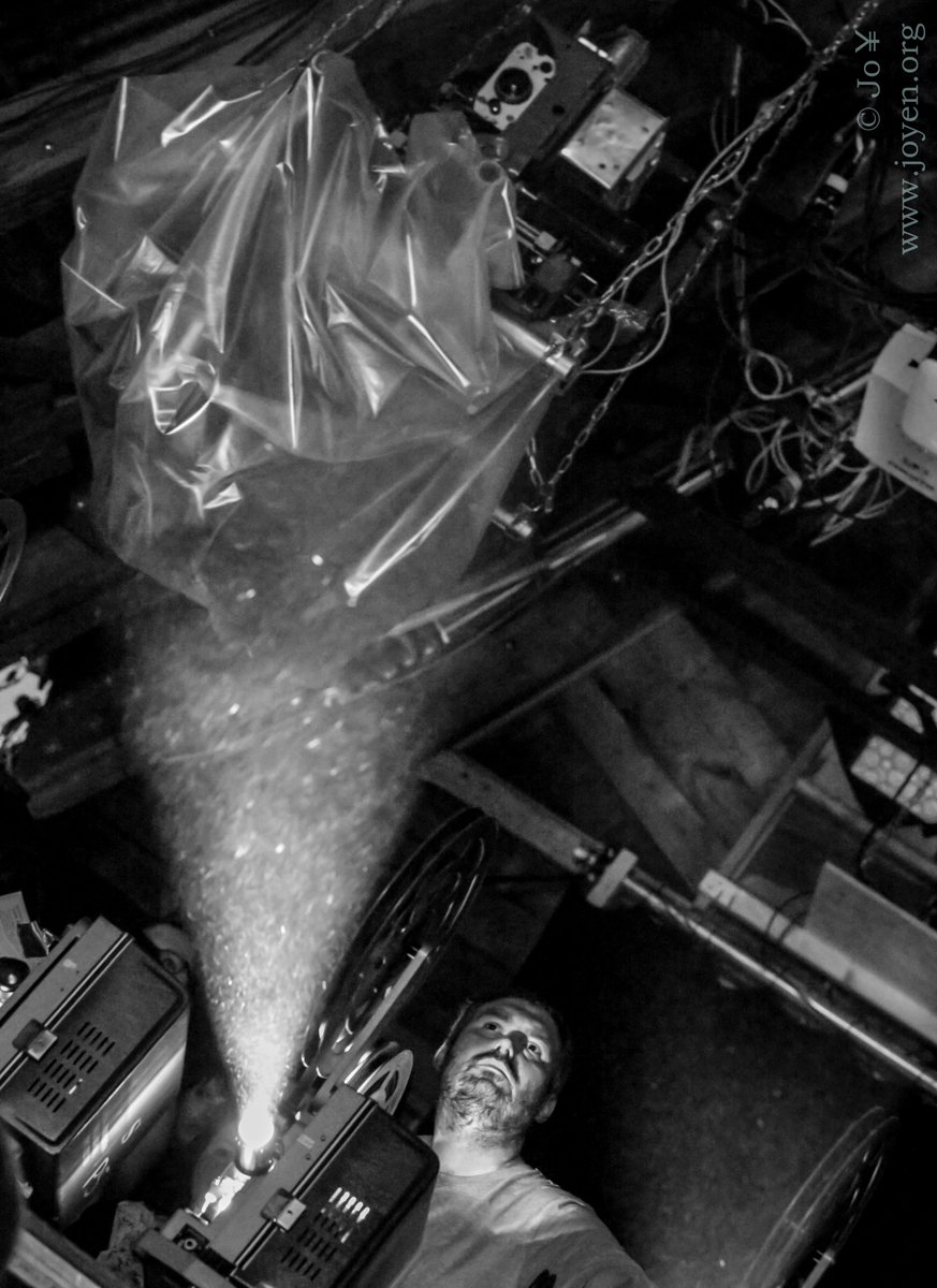 fromefilmfarm's tweet photo. A night of improvised music and 16mm experimental film 30th June in Frome @RavesGrave @fromefm 
https://t.co/0F2rhEJtBg
https://t.co/ByseKb53wS https://t.co/D9gkNQK1dN