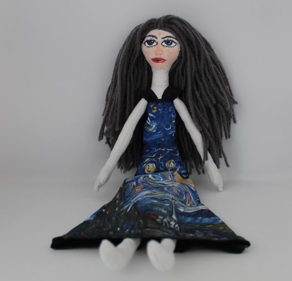 Nora85E's tweet photo. #Handsewn cloth doll with painted dress inspired by "starry night" by Vincent van Gogh.
You can find it in my etsy shop:
https://t.co/TfF1rDCSan

#doll #dolls #bambola #bambole #handmade #handcraft #fattoamano #cucitoamano #VanGogh #starrynight #nottestellata #art #arte #etsy https://t.co/DwbrLUTVOo