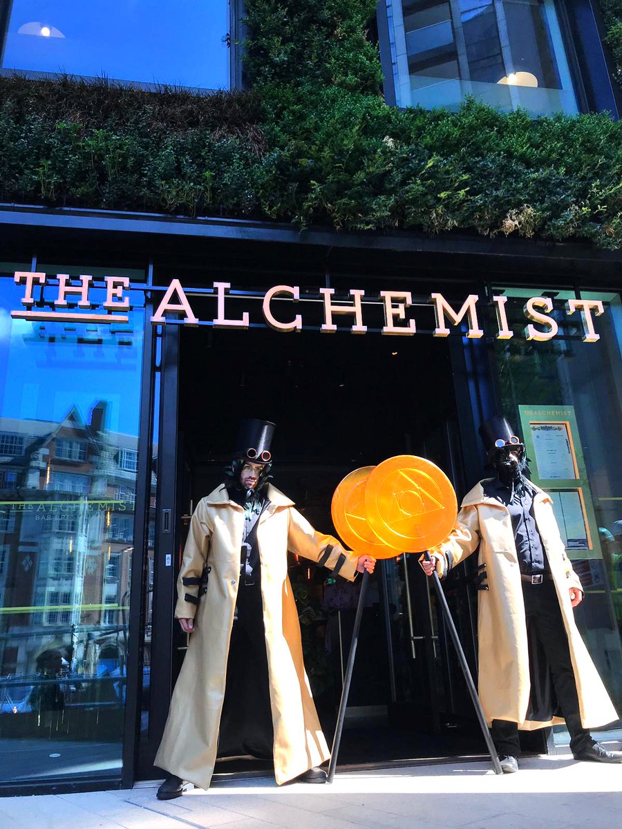 NexusComms's tweet photo. @TheAlchemistUK should be where you end up this #Friday
If you can pop by #OldStreetLondon today you're in for a big treat and bit of a scare! Come and take a picture with us! 
#TheAlchemist #TheAlchemistOldStreet #GreyToGold
#NexusMoments https://t.co/z1yZt0qjDv