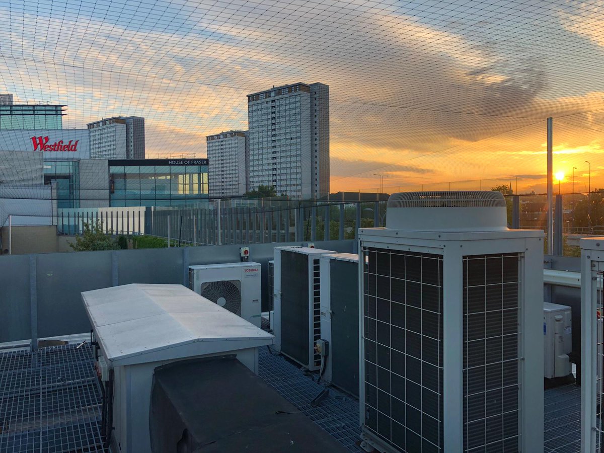 Versan Engineer at Shepherds  bush <a href="/westfieldlondon/">Westfield London</a> Shopping mall roof working on Air Conditioning  Evaporators &amp; condensing units at 5am today. 
#airconditioning #westfield  #westfieldshoppingmall #shoppingcentre #Evaporators #condensing #dedication #workinprogress #london