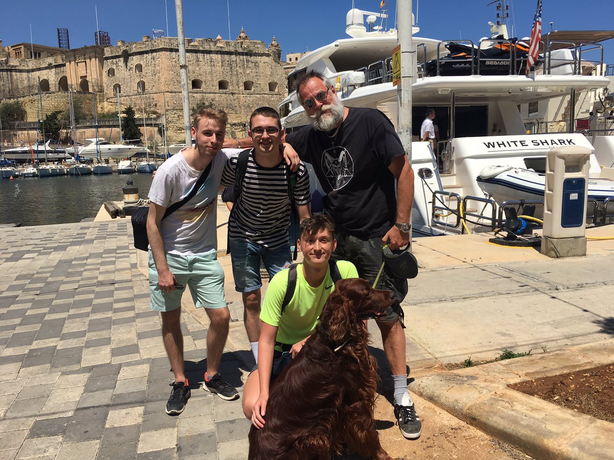 Papanomaly tweet media