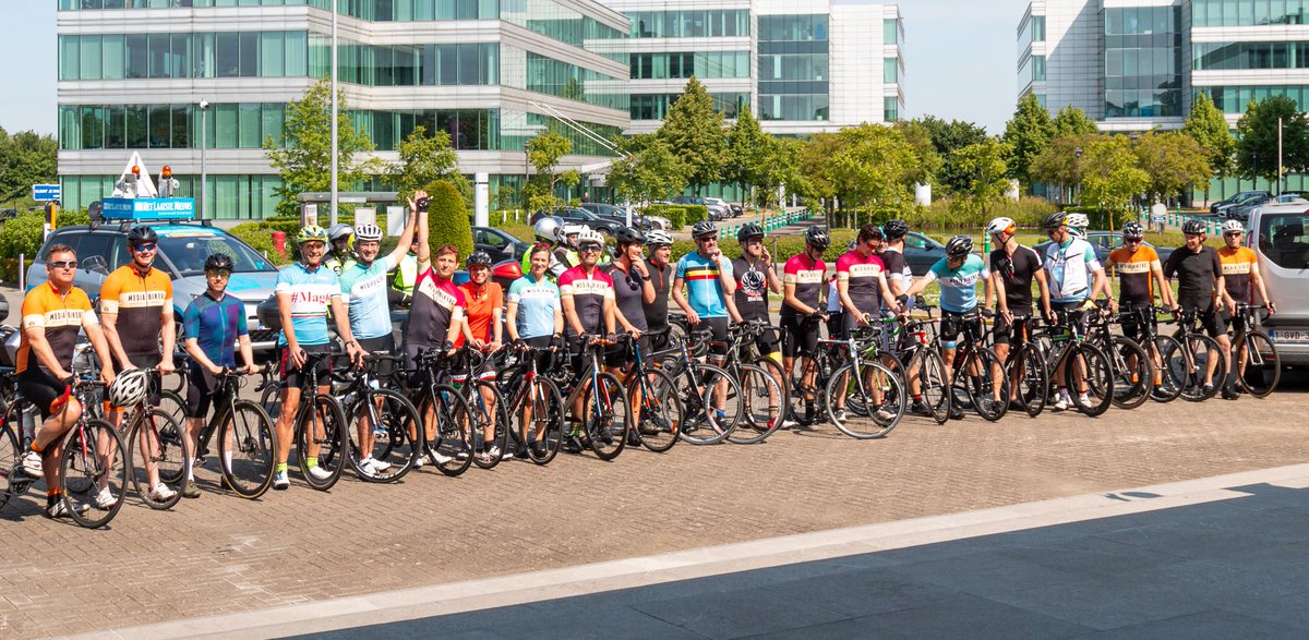 DPGMediaAdvBE's tweet photo. Onze @MediaBikers zijn vertrokken naar Knokke, 🚴🚴🚴 richting #cba19! https://t.co/jl0Mv0Lmi7