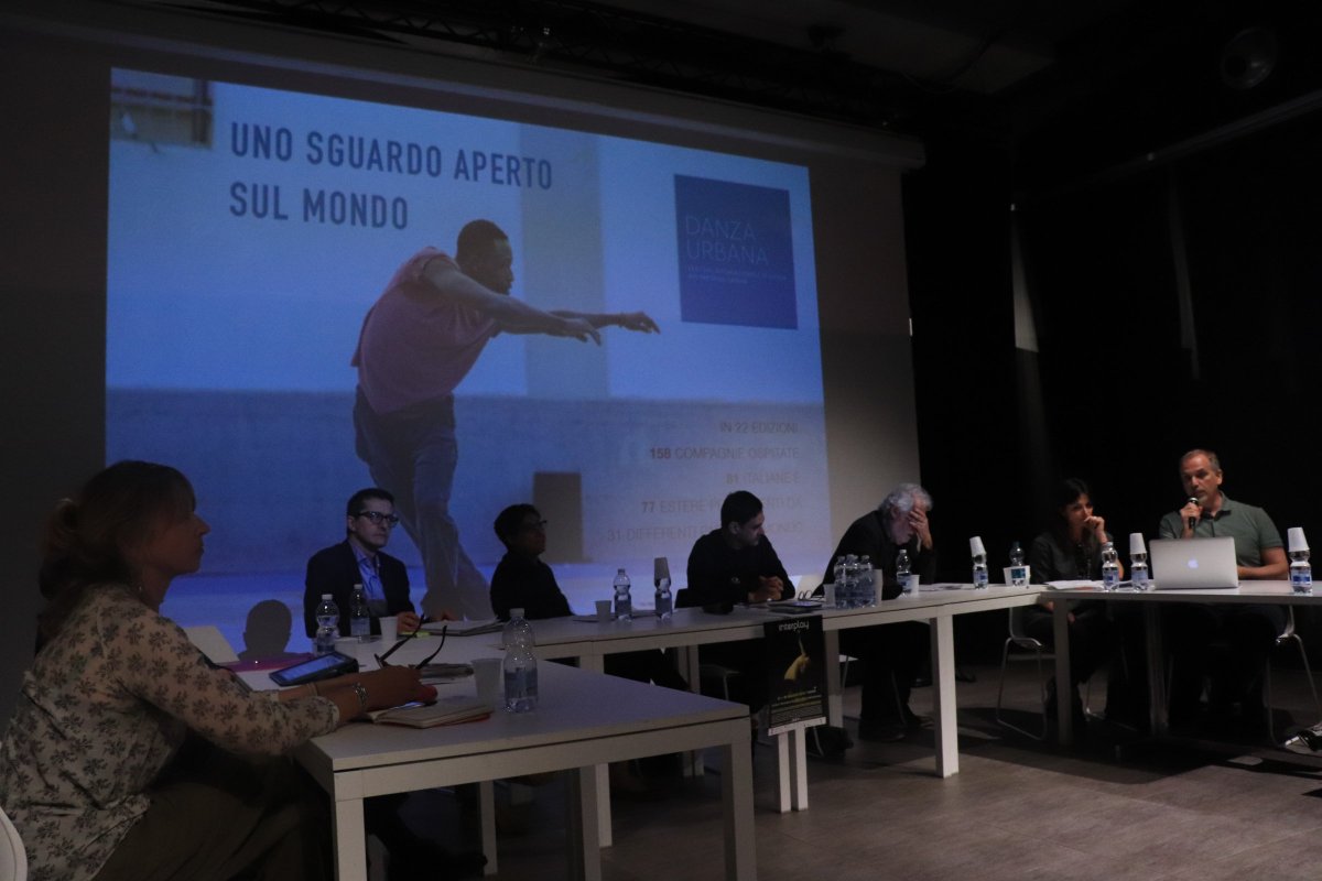 #interplay2019 Giornata sul ruolo dei Festival
#MassimoCarosi Parola chiave per un Festival gratuito e accessibile: #relazione con artisti, colleghi, luoghi, istituzioni, comunità per esplorare le possibilità comuni e lotta per presidio della democrazia.