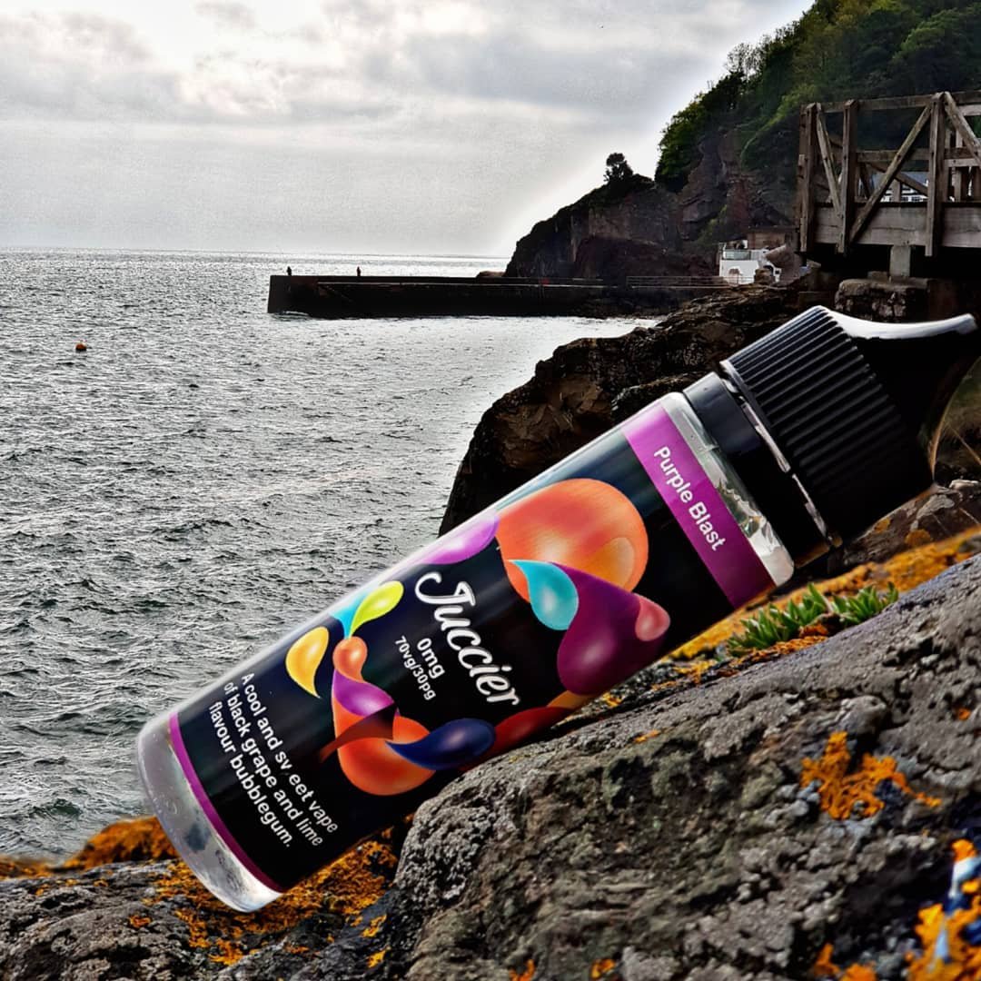 vapejucce's tweet photo. #Repost from @wayneg1978
Having a day at the beach with a little Purple Blast from @vapejucce
#vapejucce
#purpleblast
#aheadofthecloud https://t.co/KNisfVHfng