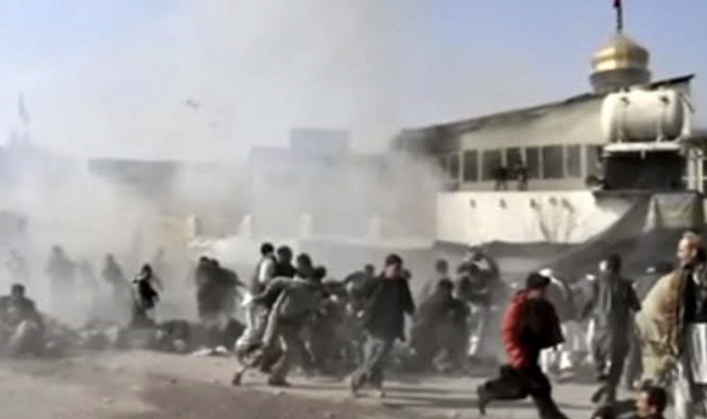 HamidMirPAK's tweet photo. There were blasts today in a Quetta Mosque and in a Kabul Mosque people of Pakistan and Afghanistan must find out together that who is targeting their Mosques?Who is trying to create divisions and who is their common enemy?Unite and strike against the common enemy https://t.co/w6GoDNsOIY
