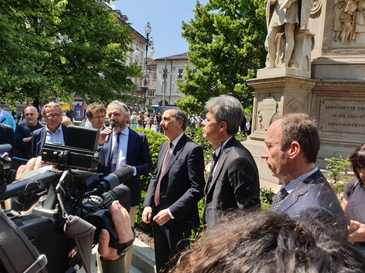 ManpowerGroupIT's tweet photo. #manpowergroupitalia per una Milano sempre più verde: @IgorHahn68 ha presenziato ieri l'inaugurazione dei nuovi giardini di #piazzadellascala per ManpowerGroup, assieme al @ComuneMI, #OperaInfiore, #Nespolivivai e #marcobay. L'iniziativa #seminiamo è ora realtà!✂️ https://t.co/3IBd8jX49s