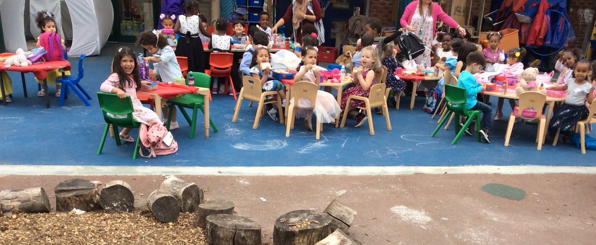We have loved our Teddy Bears Picnic this morning 🐻🍎🥪