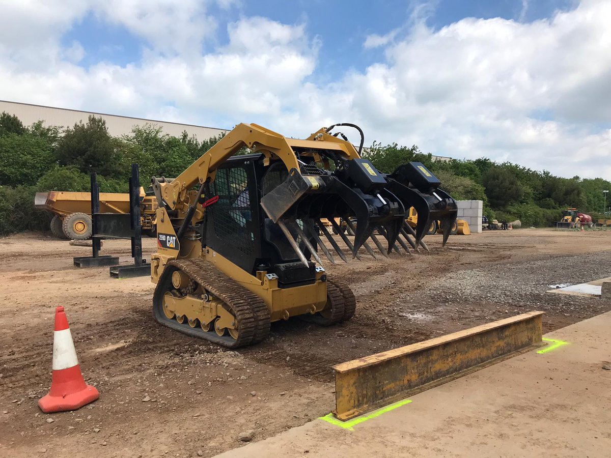FinningNews's tweet image. And we&apos;re live again! We&apos;ve been seeing the first operators trying the challenge today, aiming to secure that spot in Malaga! #OperatorChallenge