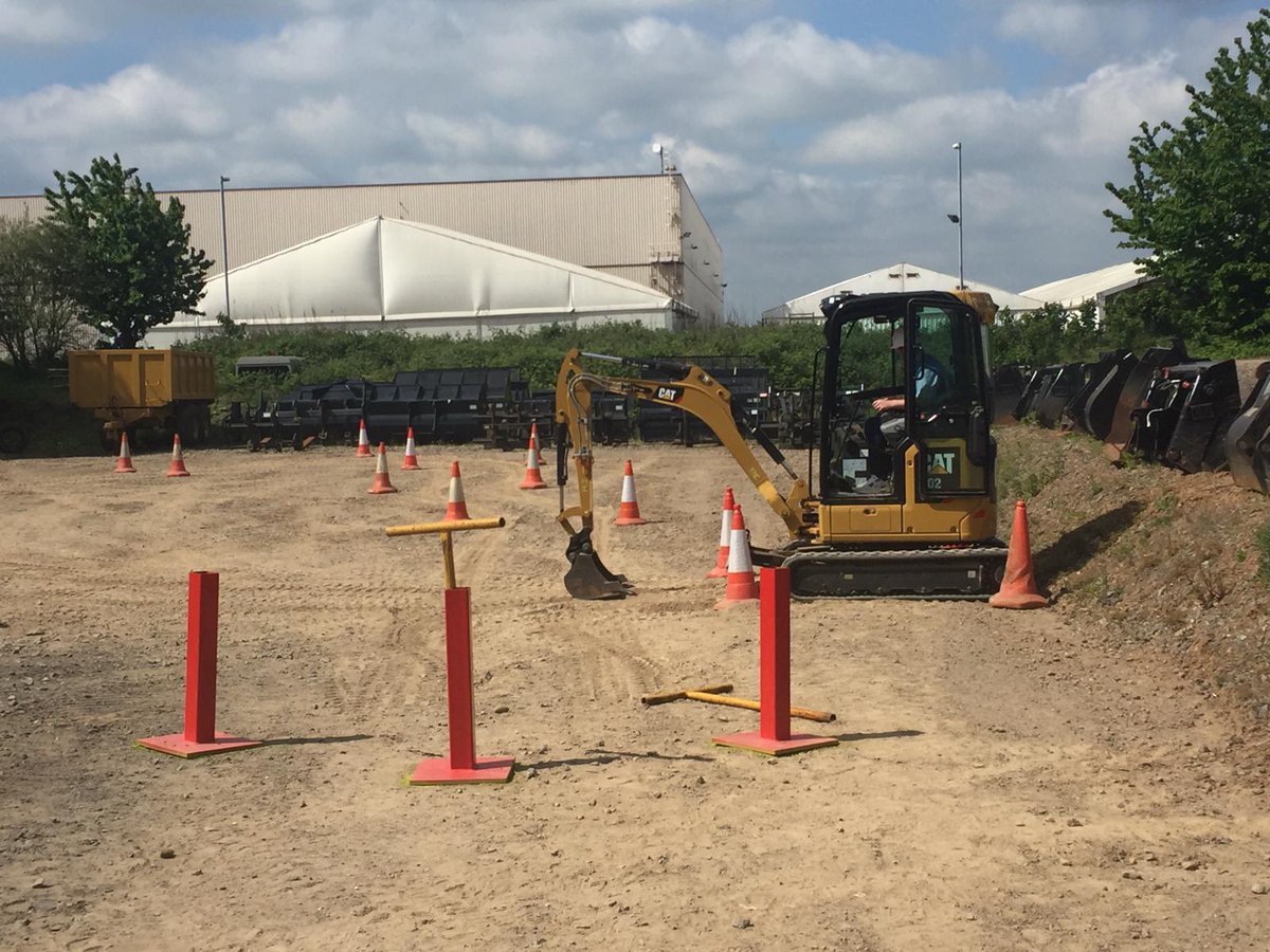FinningNews's tweet image. And we&apos;re live again! We&apos;ve been seeing the first operators trying the challenge today, aiming to secure that spot in Malaga! #OperatorChallenge