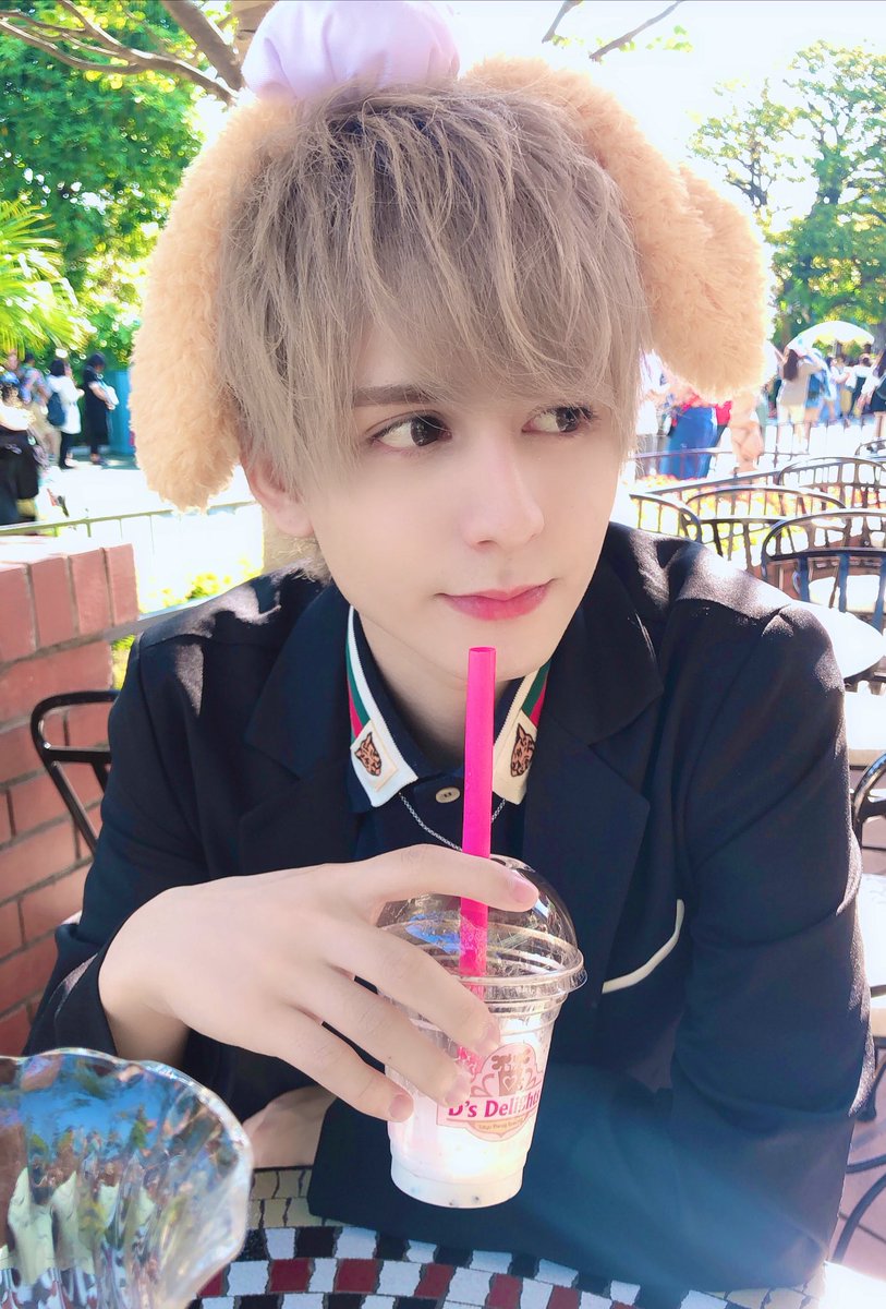 村上 ダニエル えるも 久々にディズニー行ってきた もう歳だからすぐ足痛くなる 村上 ダニエル えるも 久々にディズニー行ってきた もう歳だからすぐ足痛くなる
