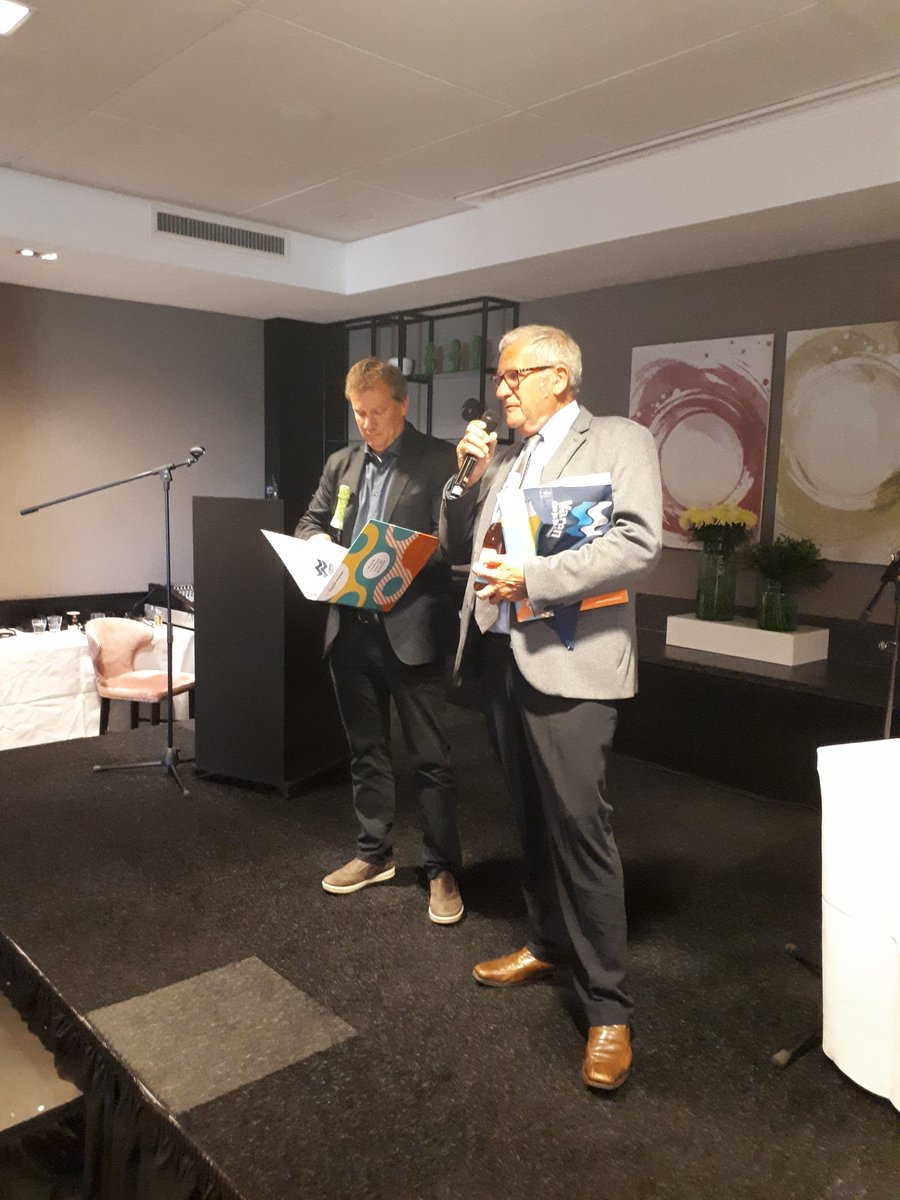 #vdjs lesmodule voor binnenvaartopleidingen gelanceerd op congres #blnschuttevaer #watervoornuenlater toekomstige schippers maken kennis met Varen doe je Samen!