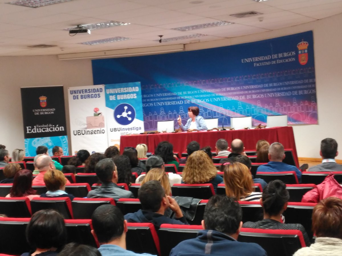 UbuIngenio's tweet photo. Clausura de @UbuIngenio con Ascensión Antón Nuño es profesora titular del Área de Psicología Evolutiva y de la Educación de la Universidad de Burgos, después de que padres y niños han hecho los test correspondientes
@UBUInvestiga @UBUEstudiantes https://t.co/NWUv6mNXfw