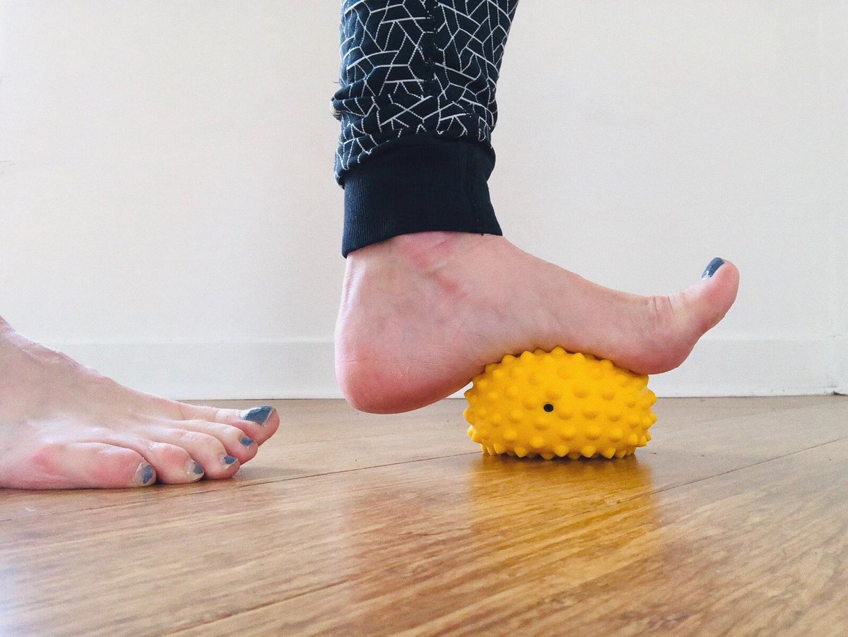 ViewStAndrews's tweet photo. Show yourself some love by rolling a massage ball under your feet in the evening to enjoy the soothing and highly relaxing sensation. https://t.co/8pcglFtOP7