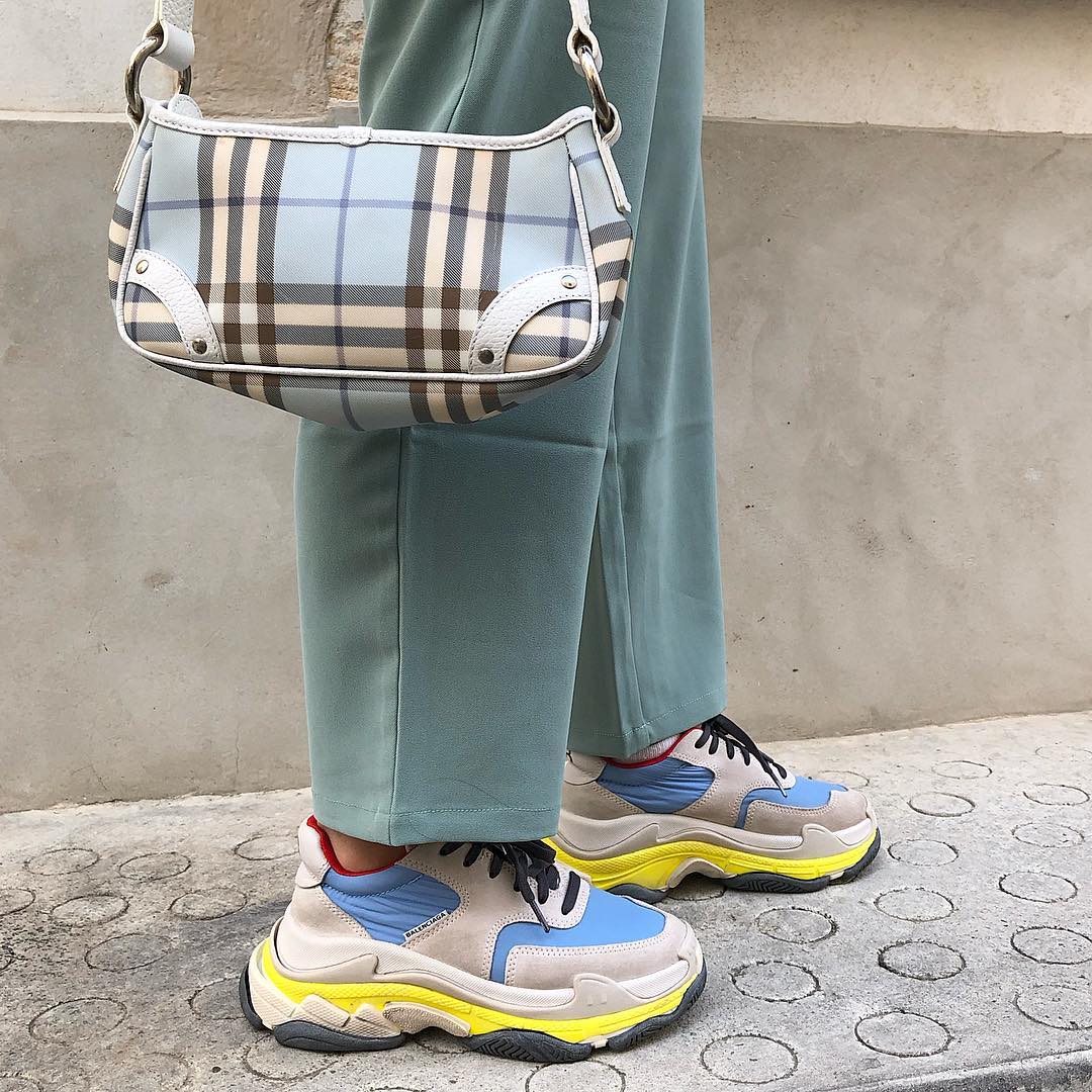 stylopoly's tweet photo. @victoriavncnt_ wearing pair of @balenciaga &amp; a vintage @burberry bag ❤️

#fashion #womenswear #ootd https://t.co/PEwQ0o1Hkc