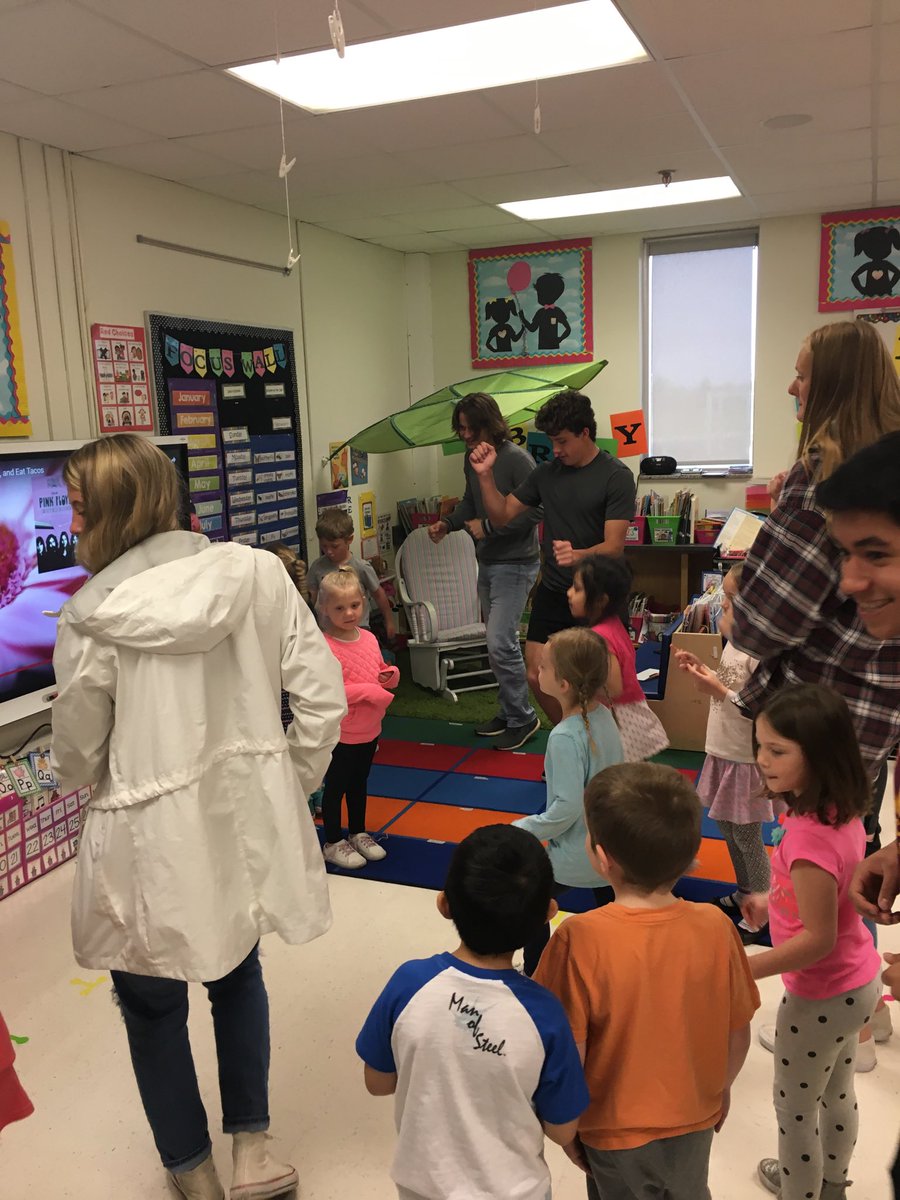 JoeDockendorf's tweet photo. Monticello High School Spanish III students joined up with some of our preschool classes today. The big kids taught us Spanish words, games, and music. It was the most fun ever! #montimagic https://t.co/pY9mNR6pvg