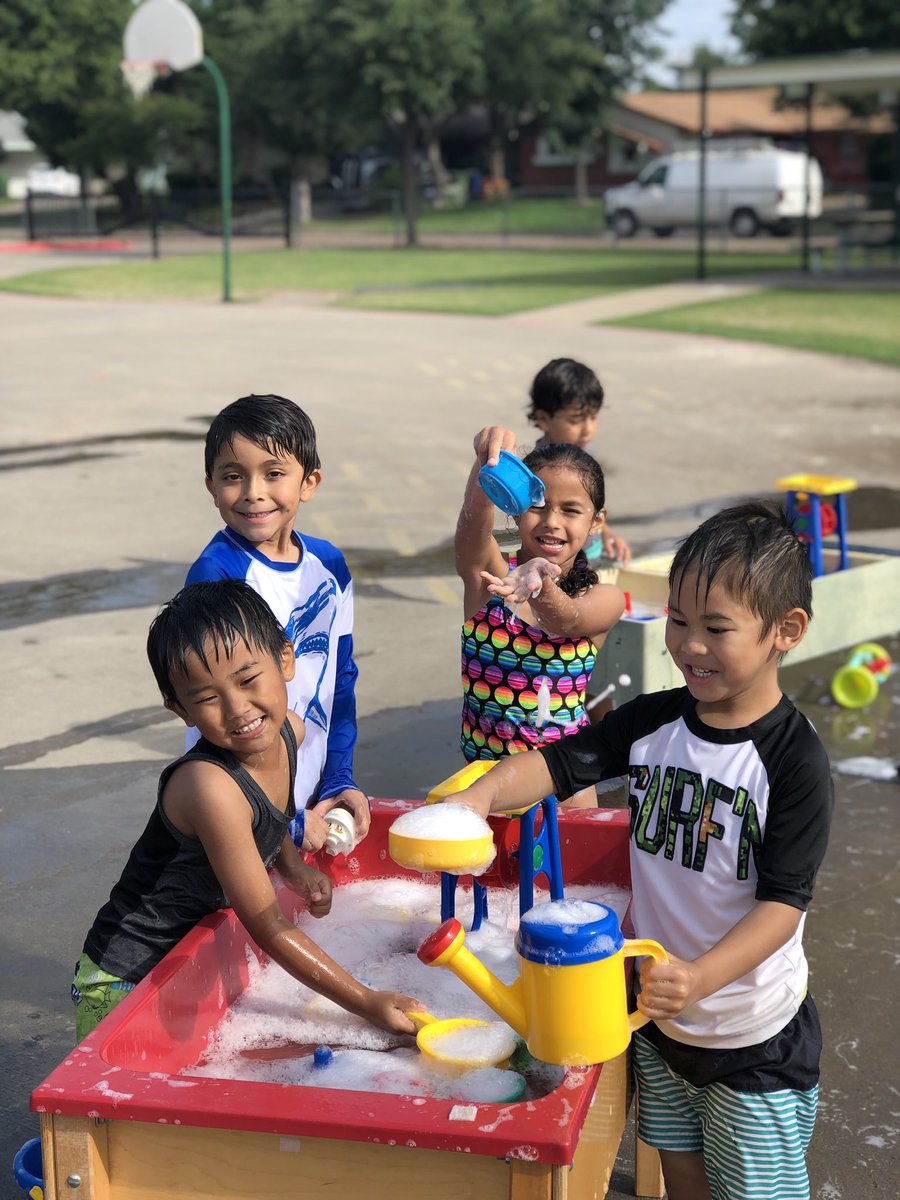 jn_mullen's tweet photo. No better way to end our last full week of school than with SPLASH DAY! #beaversmiles @BeaverMST_Stars @ambermhope https://t.co/08D1G98Qw9